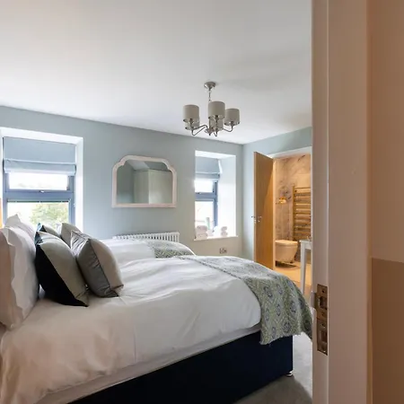 בית נופש Sandfield House *