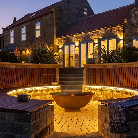 Sandfield House * Whitby