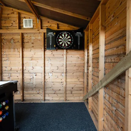 Sandfield House 펜션 휫비