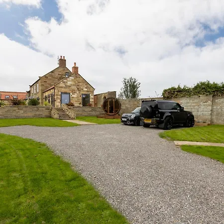 펜션 Sandfield House 휫비