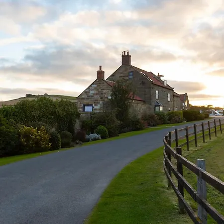 Sandfield House * Whitby