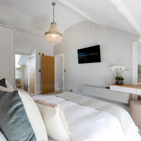 Sandfield House