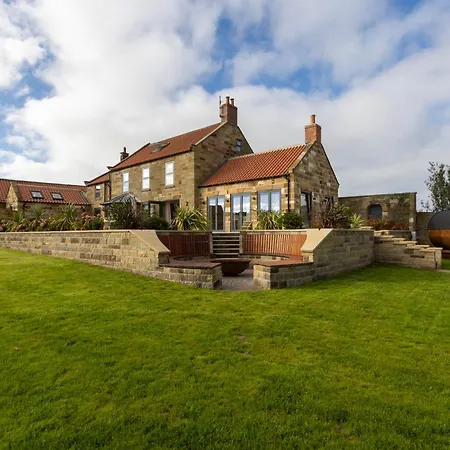 Sandfield House 펜션 *