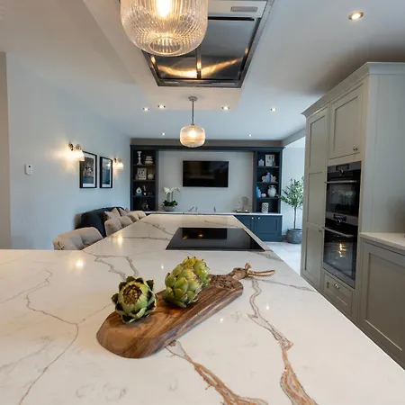 Holiday home Sandfield House