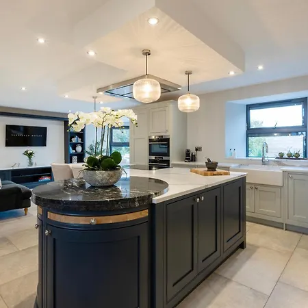 Holiday home Sandfield House *