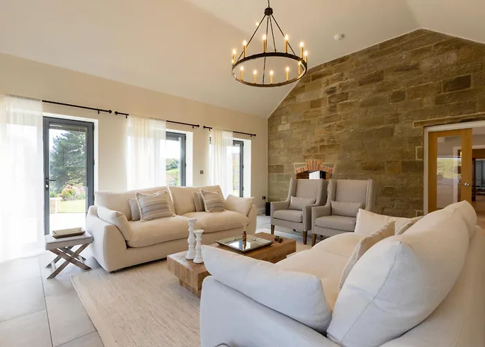 Sandfield House 휫비