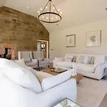 Sandfield House